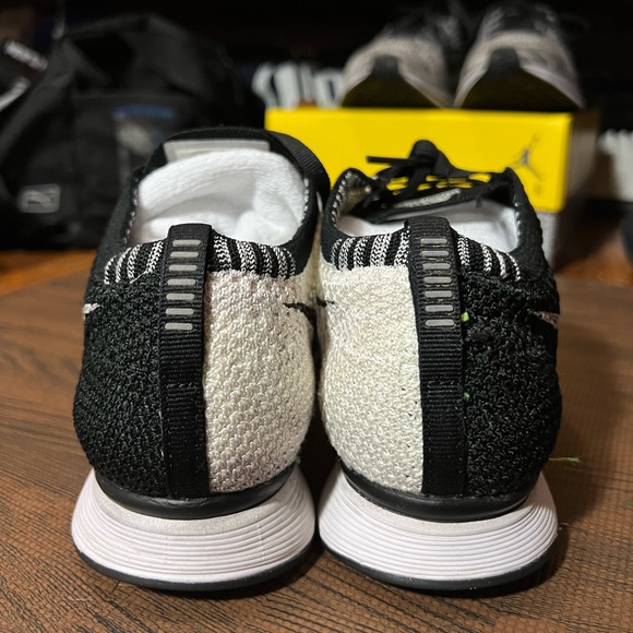 Nike Flyknit Racer Black & White Size 7 - Picture 4 of 5